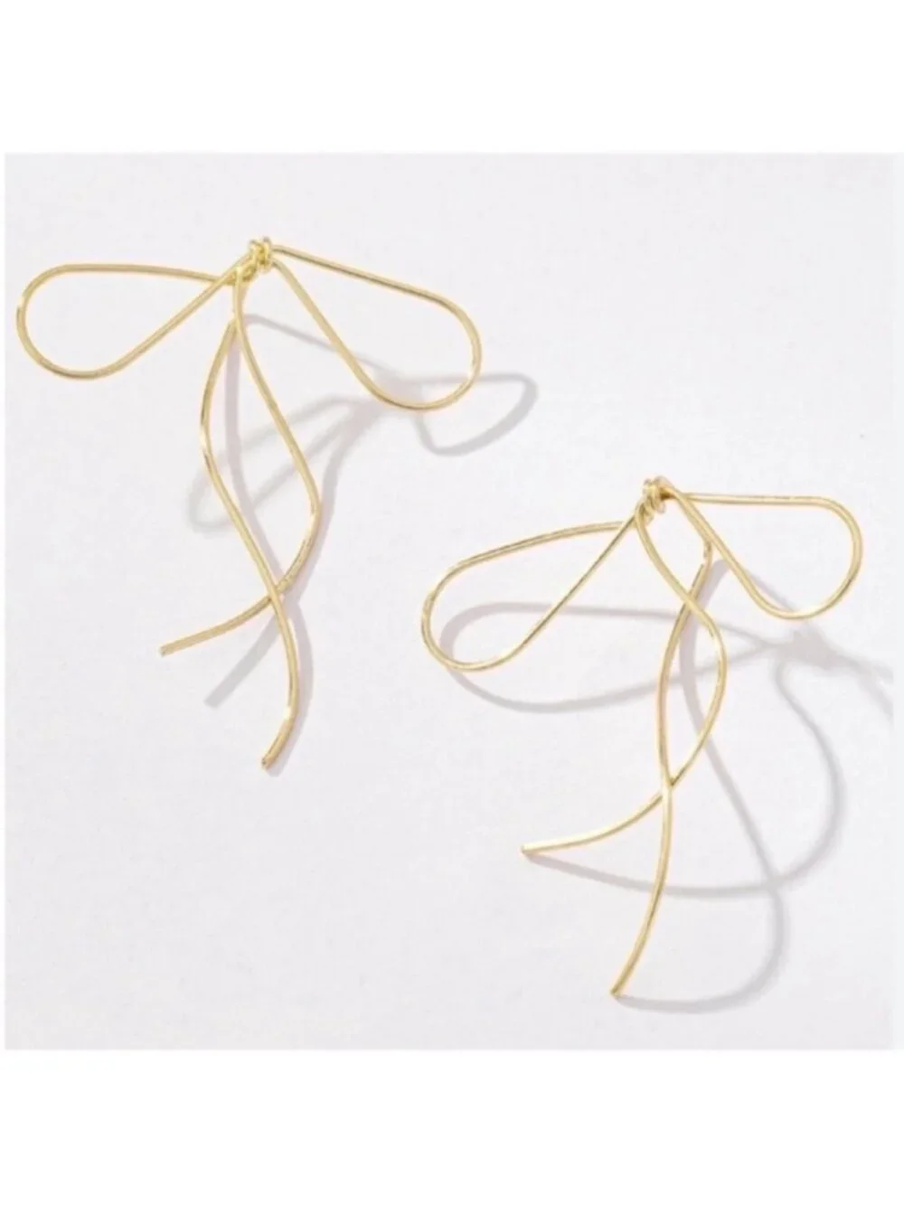 New! Gold Bow Wire Earrings (1010) NWOT